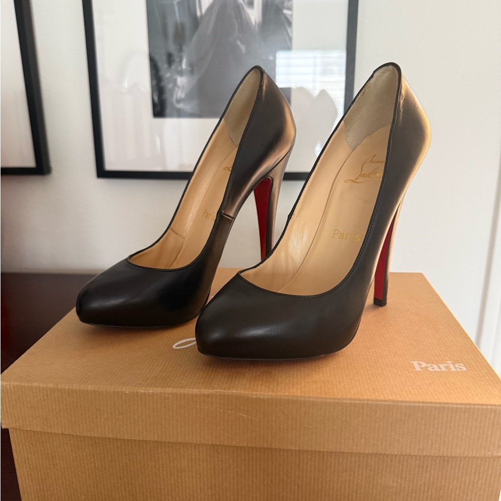 Christian Louboutin RARE Declic Decollete 37